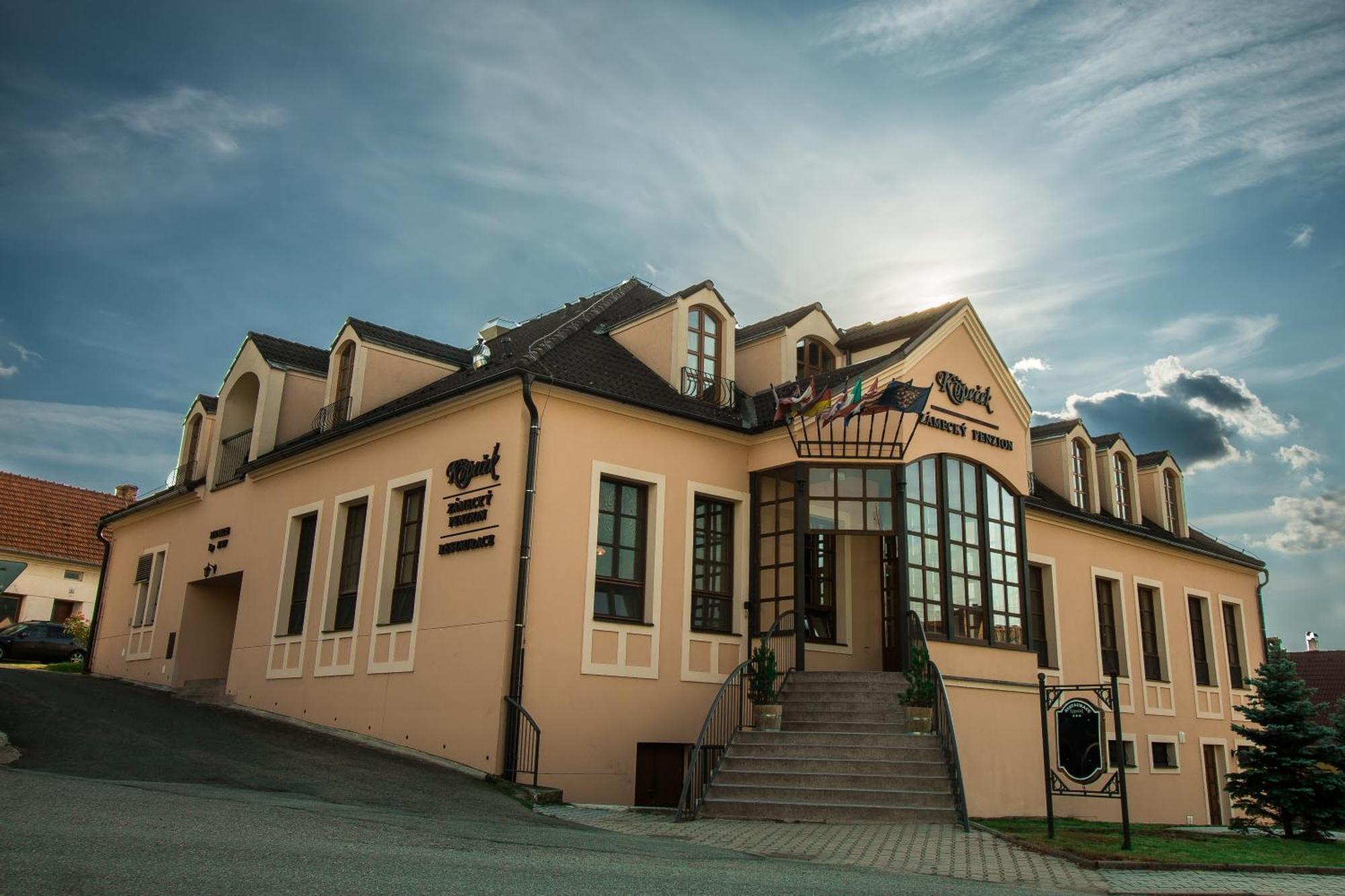 Hotel Zamecky Penzion Kopecek Rájec-Jestřebí Esterno foto